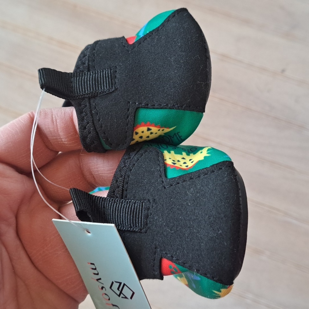 New Beach Water Shoes Quick Dry Non Slip Boys Lightweight Slip On Dinosaur. - Picture 5 of 7